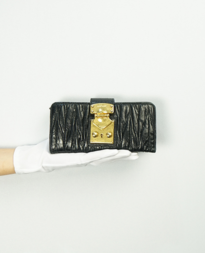 Miu Miu Matelasse Lux Clasp Lock Wallet, front view